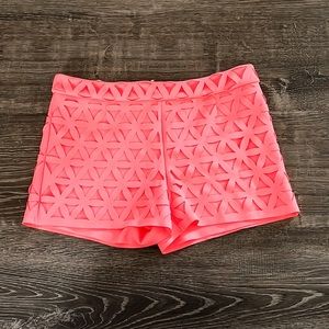NWT Lilly Pulitzer Daisy Lorna Laser Cut Pink Sun Ray Shorts